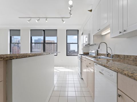Tiny photo for 330 N Jefferson Street #1704, Chicago, IL 60661 (MLS # 12621462)