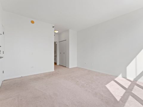 Tiny photo for 330 N Jefferson Street #1704, Chicago, IL 60661 (MLS # 12621462)