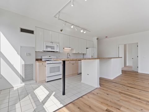 Tiny photo for 330 N Jefferson Street #1704, Chicago, IL 60661 (MLS # 12621462)