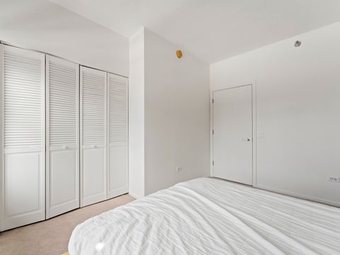 Tiny photo for 330 N Jefferson Street #1704, Chicago, IL 60661 (MLS # 12621462)