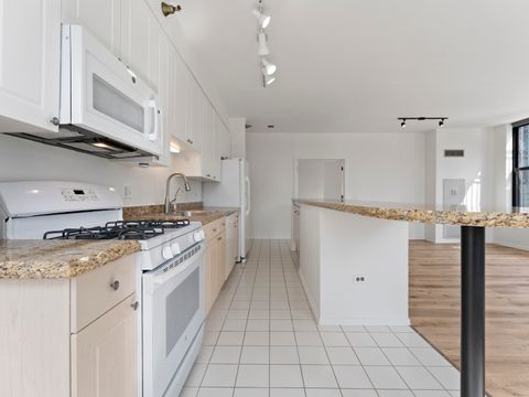 Tiny photo for 330 N Jefferson Street #1704, Chicago, IL 60661 (MLS # 12621462)