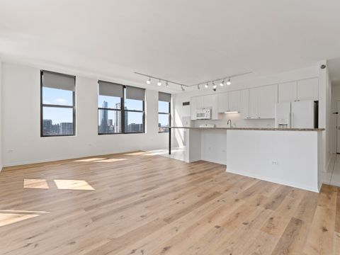 Tiny photo for 330 N Jefferson Street #1704, Chicago, IL 60661 (MLS # 12621462)