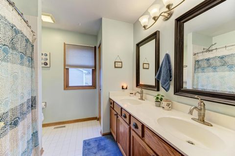 Tiny photo for 460 Springwood Lane, Bolingbrook, IL 60440 (MLS # 12575656)