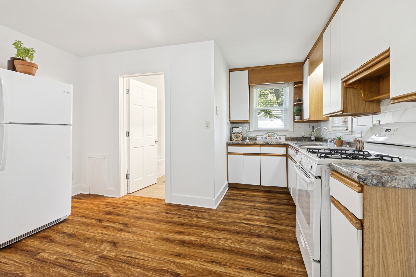 392 W Exchange Street