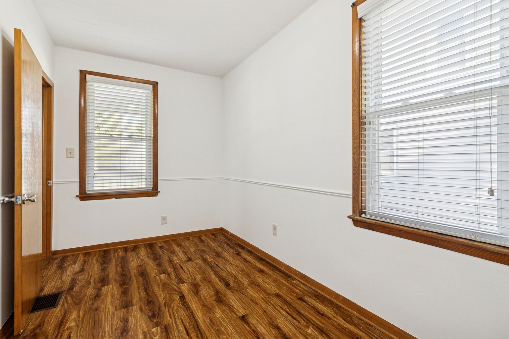 392 W Exchange Street