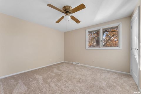 Tiny photo for 2326 KINGSWAY Drive, Bettendorf, IA 52722 (MLS # QC4269379)