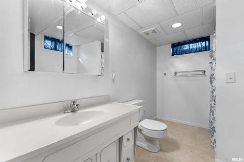 Tiny photo for 2326 KINGSWAY Drive, Bettendorf, IA 52722 (MLS # QC4269379)