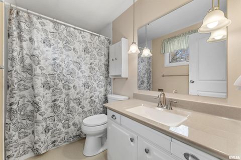 Tiny photo for 2326 KINGSWAY Drive, Bettendorf, IA 52722 (MLS # QC4269379)