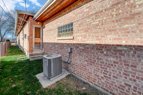 A home in Evergreen Park