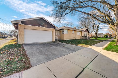 A home in Evergreen Park