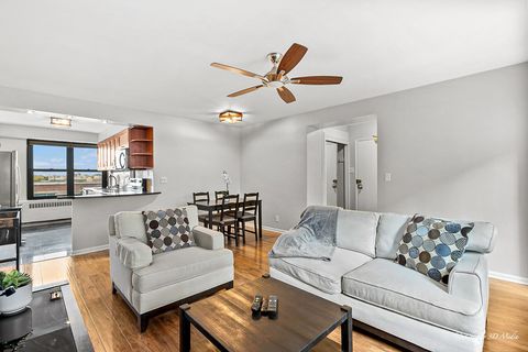 Tiny photo for 6118 N Sheridan Road #608, Chicago, IL 60660 (MLS # 12506214)