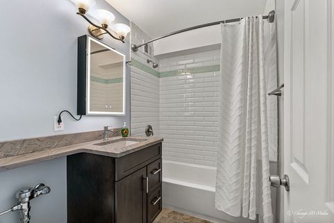 Tiny photo for 6118 N Sheridan Road #608, Chicago, IL 60660 (MLS # 12506214)