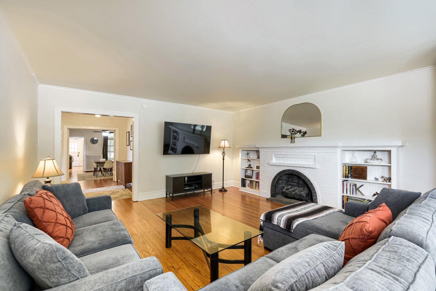 433 S East Avenue 2S