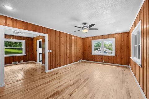 Tiny photo for 3525 Fair Avenue, Davenport, IA 52806 (MLS # 12656398)