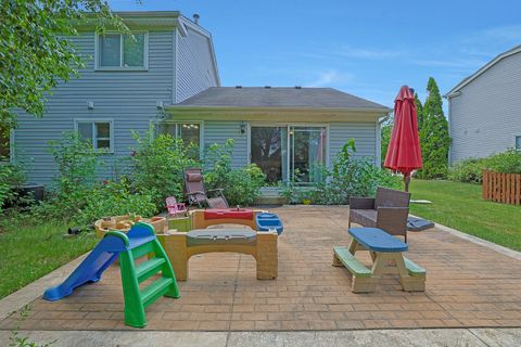 Tiny photo for 710 Cimarron Drive, Cary, IL 60013 (MLS # 12410591)