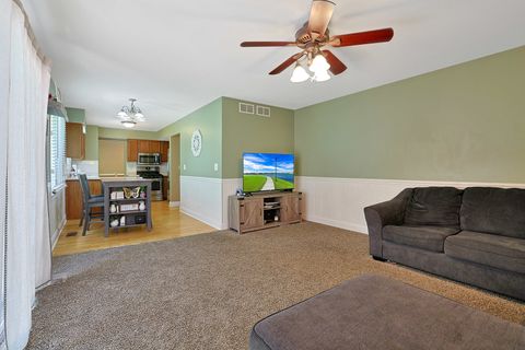 Tiny photo for 710 Cimarron Drive, Cary, IL 60013 (MLS # 12410591)