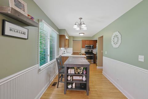 Tiny photo for 710 Cimarron Drive, Cary, IL 60013 (MLS # 12410591)