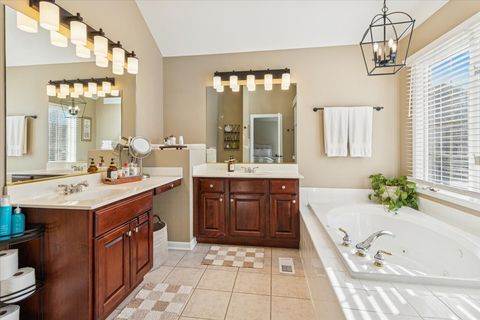 Tiny photo for 909 King Edward Avenue, St. Charles, IL 60174 (MLS # 12591413)