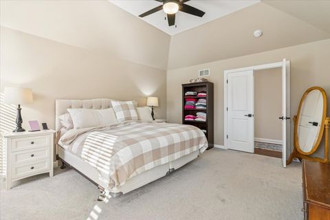 Tiny photo for 909 King Edward Avenue, St. Charles, IL 60174 (MLS # 12591413)