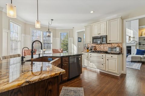 Tiny photo for 909 King Edward Avenue, St. Charles, IL 60174 (MLS # 12591413)