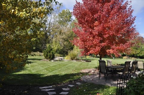 Tiny photo for 909 King Edward Avenue, St. Charles, IL 60174 (MLS # 12591413)