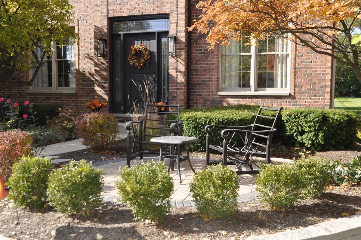 909 King Edward Avenue