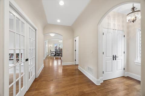 Tiny photo for 704 S Lincoln Street, Hinsdale, IL 60521 (MLS # 12706328)