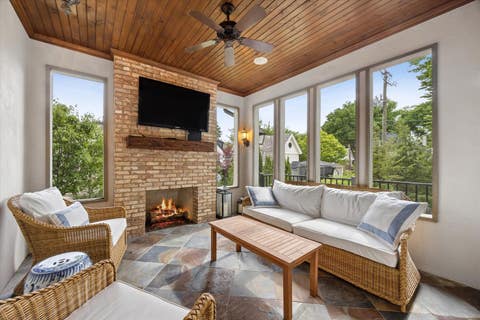 Tiny photo for 704 S Lincoln Street, Hinsdale, IL 60521 (MLS # 12706328)