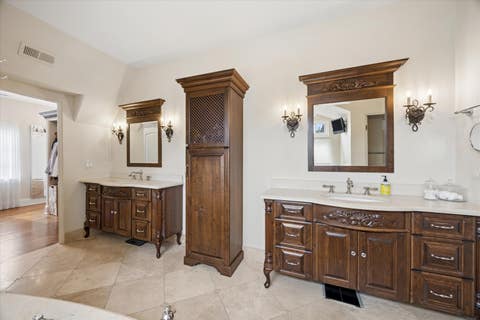 Tiny photo for 704 S Lincoln Street, Hinsdale, IL 60521 (MLS # 12706328)