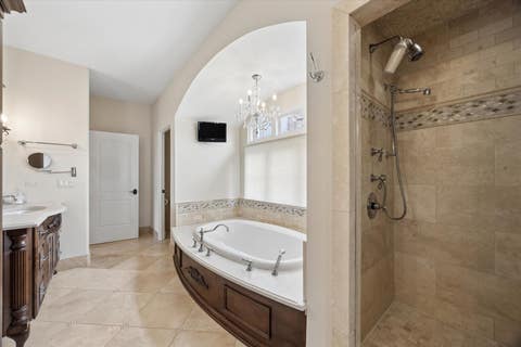 Tiny photo for 704 S Lincoln Street, Hinsdale, IL 60521 (MLS # 12706328)