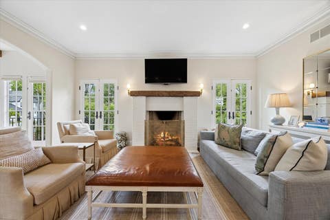 Tiny photo for 704 S Lincoln Street, Hinsdale, IL 60521 (MLS # 12706328)