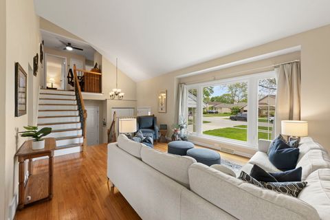 Tiny photo for 2426 S Shag Bark Trail, Arlington Heights, IL 60005 (MLS # 12632337)
