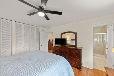 Tiny photo for 2426 S Shag Bark Trail, Arlington Heights, IL 60005 (MLS # 12632337)