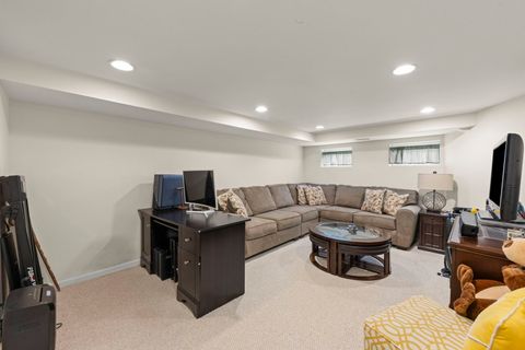 Tiny photo for 2426 S Shag Bark Trail, Arlington Heights, IL 60005 (MLS # 12632337)