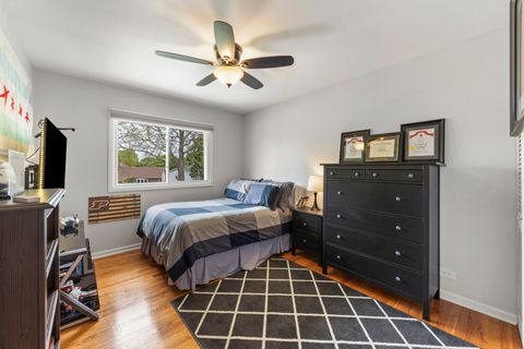 Tiny photo for 2426 S Shag Bark Trail, Arlington Heights, IL 60005 (MLS # 12632337)