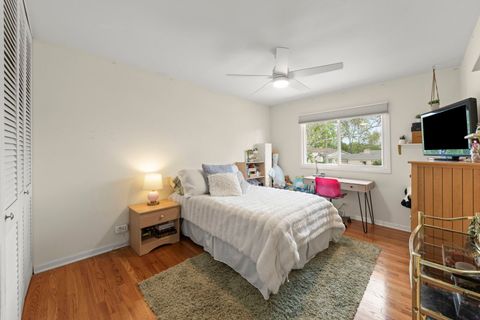Tiny photo for 2426 S Shag Bark Trail, Arlington Heights, IL 60005 (MLS # 12632337)