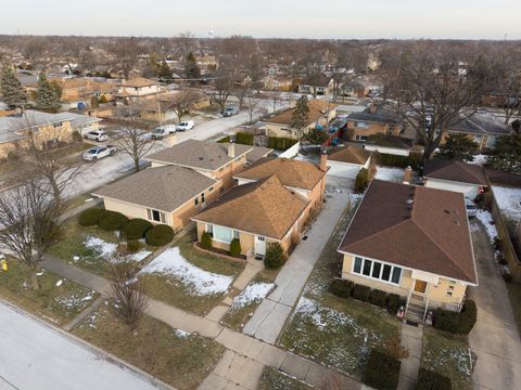 Tiny photo for 8453 N Ottawa Avenue, Niles, IL 60714 (MLS # 12545240)