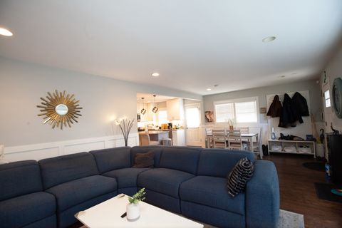 Tiny photo for 8453 N Ottawa Avenue, Niles, IL 60714 (MLS # 12545240)