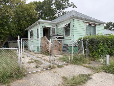 Tiny photo for 14630 Cooper Avenue, Dixmoor, IL 60426 (MLS # 12769827)