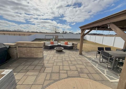 Tiny photo for 995 Bluff Quarry Drive, South Elgin, IL 60177 (MLS # 12586310)