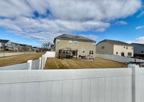 Tiny photo for 995 Bluff Quarry Drive, South Elgin, IL 60177 (MLS # 12586310)