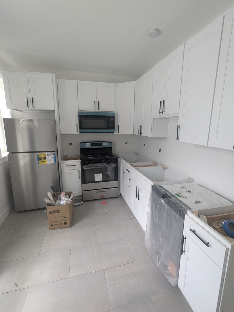 1945 W Augusta Avenue 2E