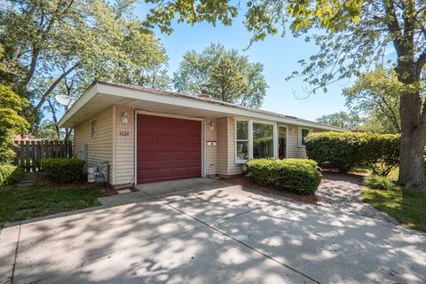 Tiny photo for 1624 W Weathersfield Way, Schaumburg, IL 60193 (MLS # 12660344)