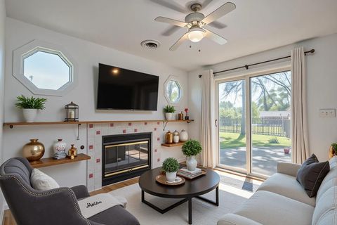 Tiny photo for 1624 W Weathersfield Way, Schaumburg, IL 60193 (MLS # 12660344)