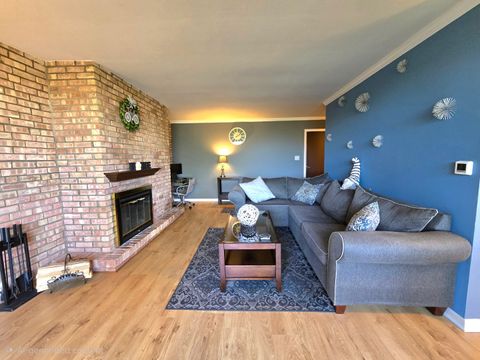 Tiny photo for 5600 Hillcrest Lane #2K, Lisle, IL 60532 (MLS # 12500143)