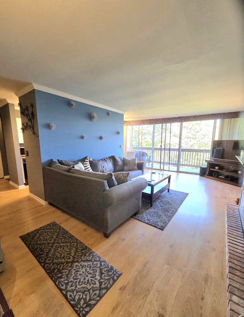 5600 Hillcrest Lane 2K