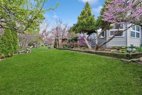 Tiny photo for 418 Churchill Court, Batavia, IL 60510 (MLS # 12578183)