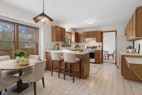 Tiny photo for 418 Churchill Court, Batavia, IL 60510 (MLS # 12578183)