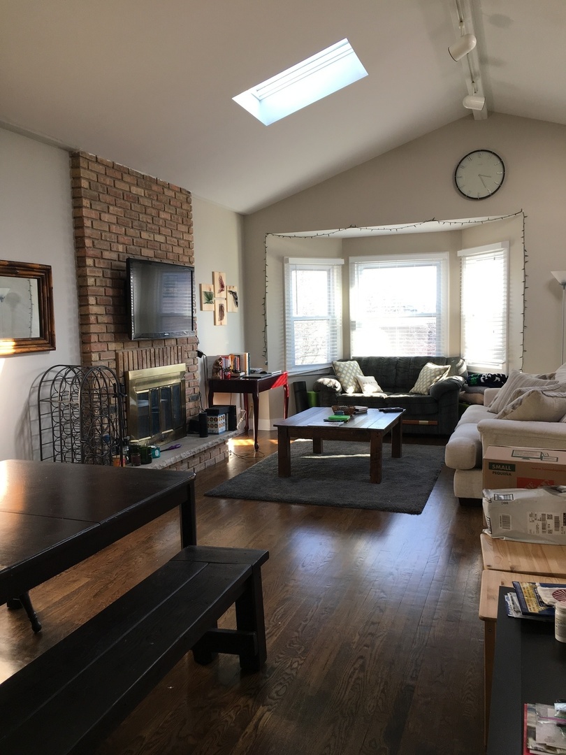 1212 W HENDERSON Street 3