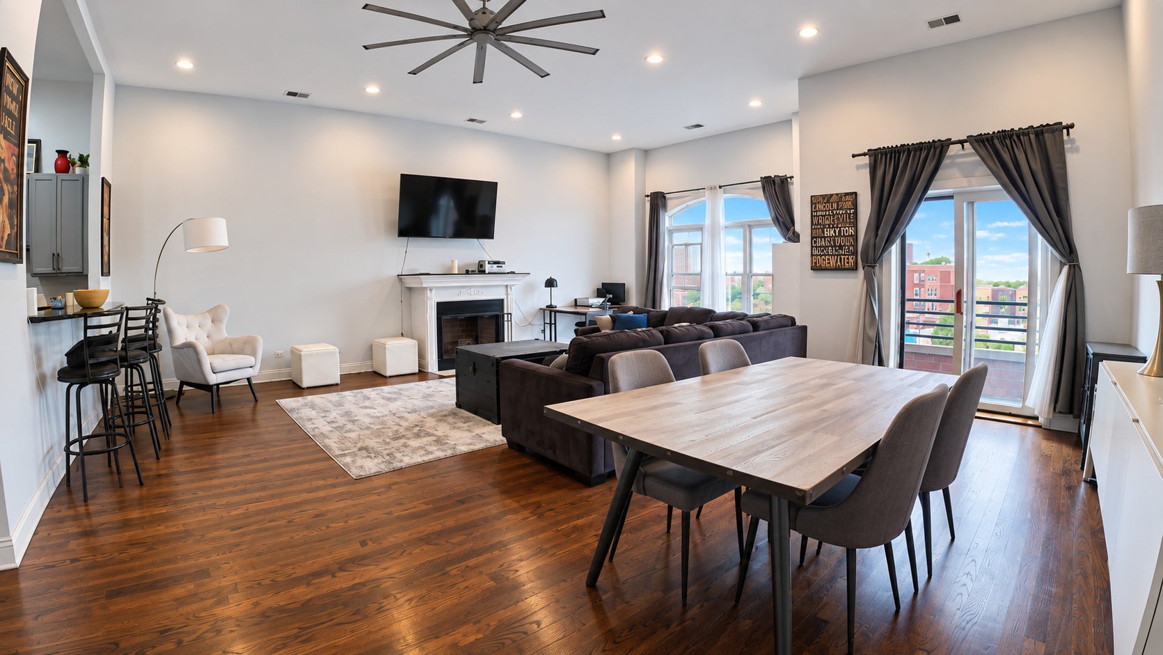 125 S Western Avenue 4